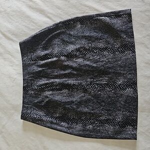 Briggs Black and Gray Snake print skirt
